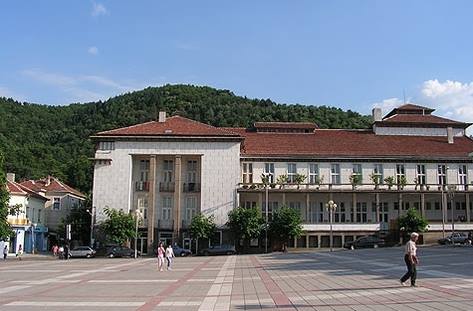 Кои са финалистите от Националния конкурс за любовна лирика „ГОРЧИВО ВИНО 2023‘’