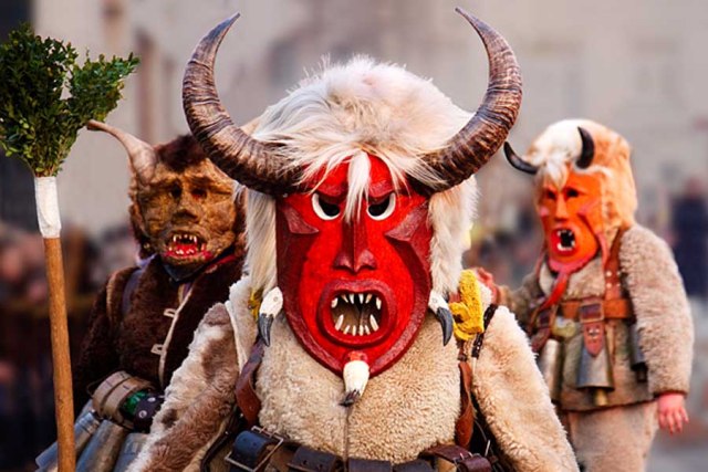 kukeri812989321893