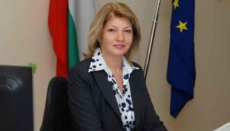 nona karadzhova